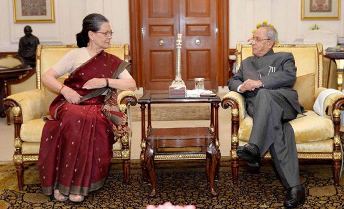 Sonia to urge President Pranab to end atmosphere of intolerance